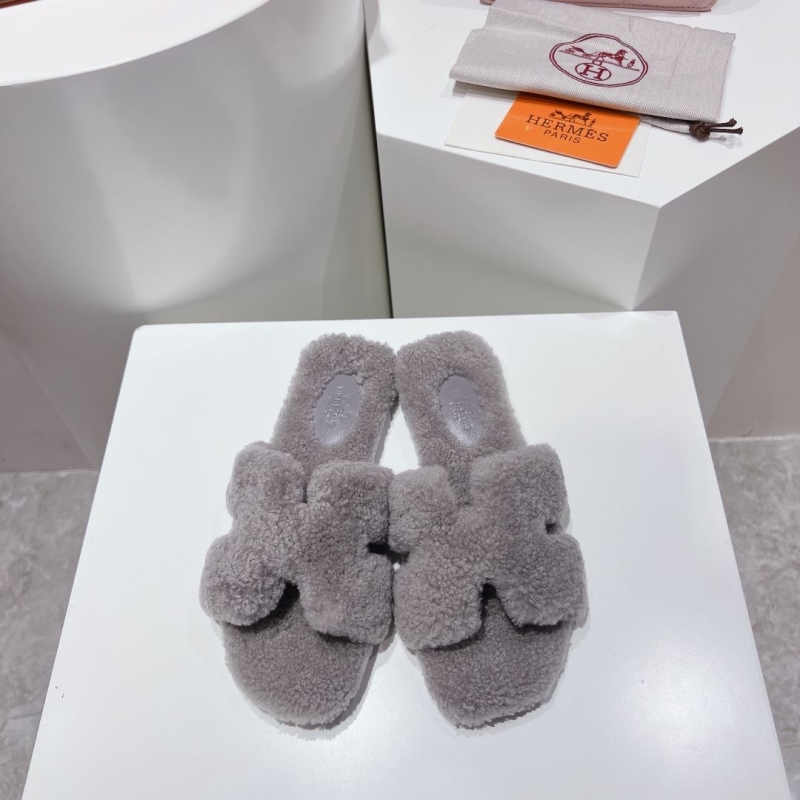 H**mes slippers